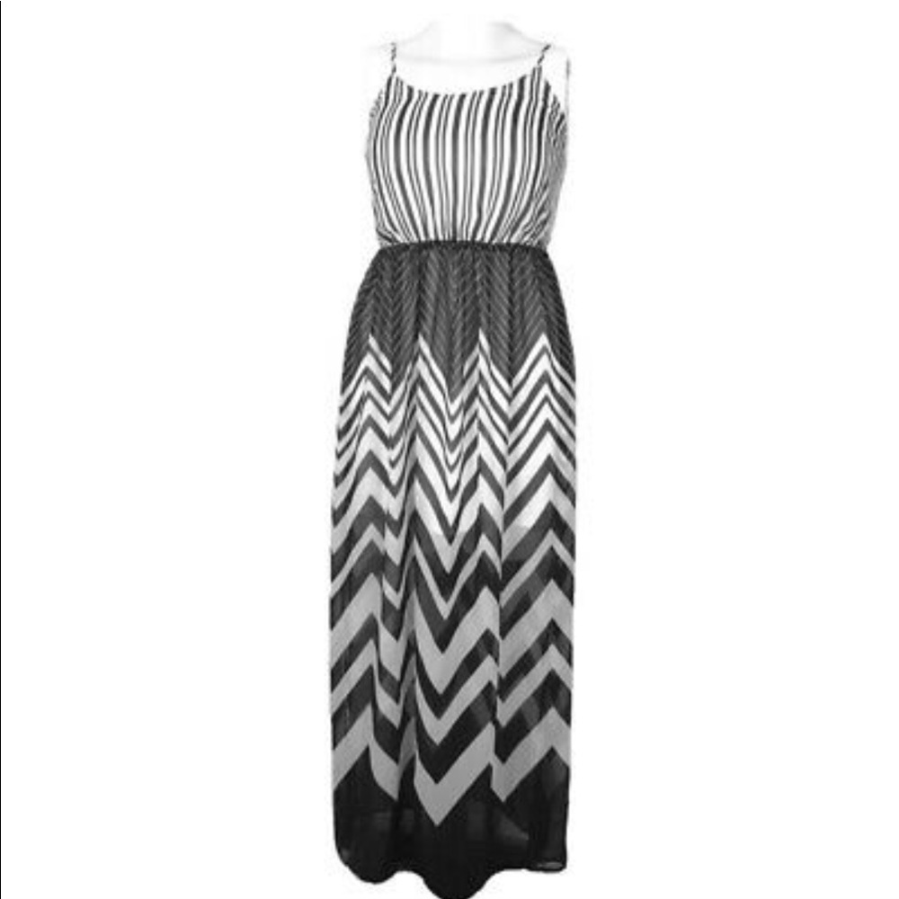 👗 Black and White Candies’s Maxi Dress👗